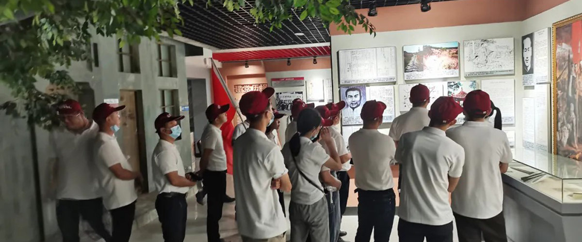金萊勒電氣營(yíng)銷團(tuán)隊(duì)參觀永樂(lè)人民抗日自衛(wèi)游擊總隊(duì)紀(jì)念館-3