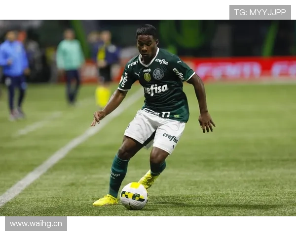 从内部分裂到外部迷失，曼联究竟该如何走出这场战术与阵容的双重危机？